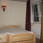 Schlafzimmer mit 2 Betten à 2x1 m Schlafzimmer mit 2 Betten à 2x1 m