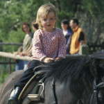 reiten_kleinkind_eltern_hin reiten_kleinkind_eltern_hin