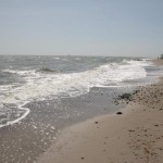 bewegtes_meer_am_steilufer