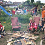 Lagerfeuerabend an der Berghütte