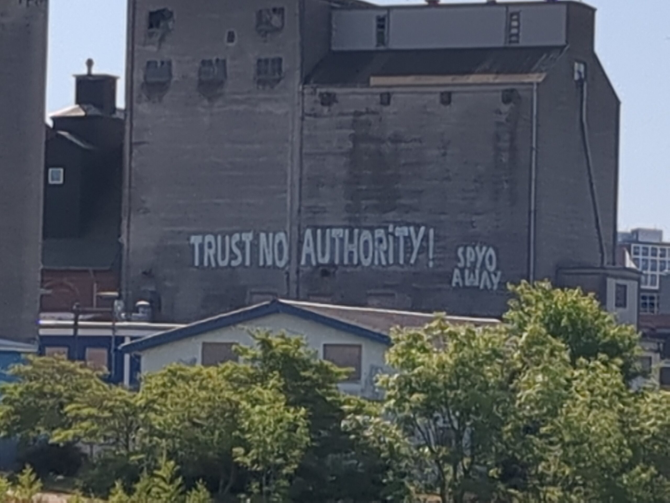 Trust no authority, was soll das heißen?